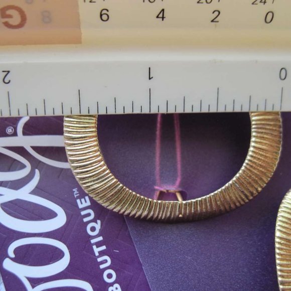 2 Goody Boutique Oval Textured Metal Hair Barrettes Secure Back Clips Stay Tight - Picture 4 of 12
